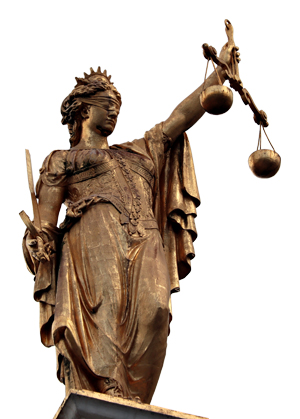 Justicia - golden statue of 'lady justice'